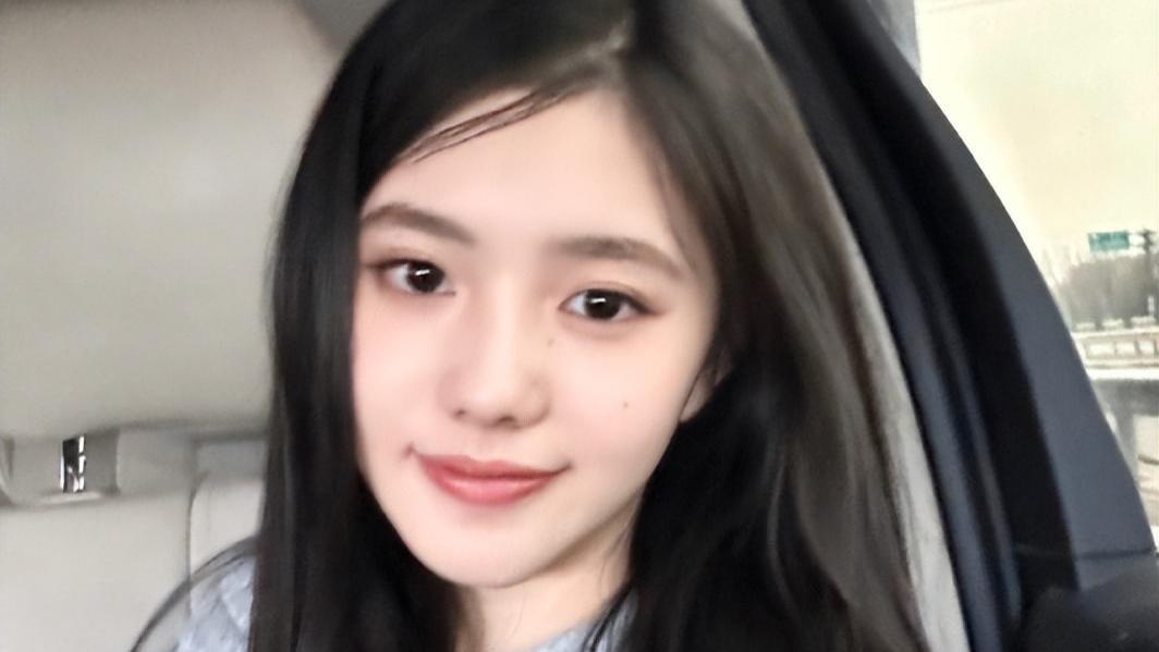 胡歌|刘浩存被质疑整容，近照精致认不出，网友P图还原原始五官变化大