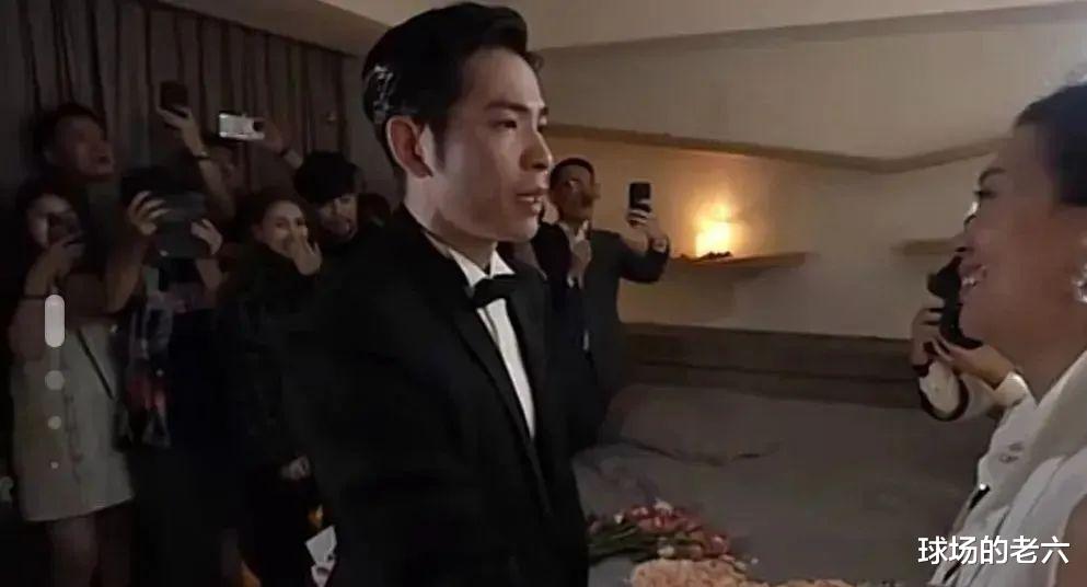 36岁萧敬腾求婚50岁经纪人！现场叫妈妈，对方曾是黑帮大哥女友