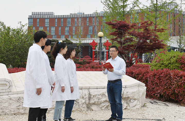 没工资能招到人？护士行业太内卷，仅口头承诺“有编制优先给你”