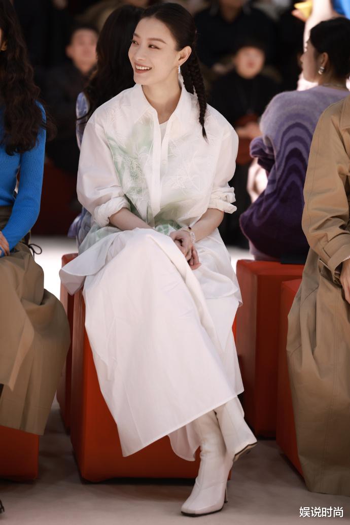 倪妮驾驭时尚的能力有多强？多样化的穿搭风格，展现优雅与个性！