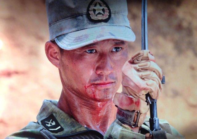 吴京|49岁吴京过年近照曝光!满脸皱纹肚腩明显,与电影中形象判若两人