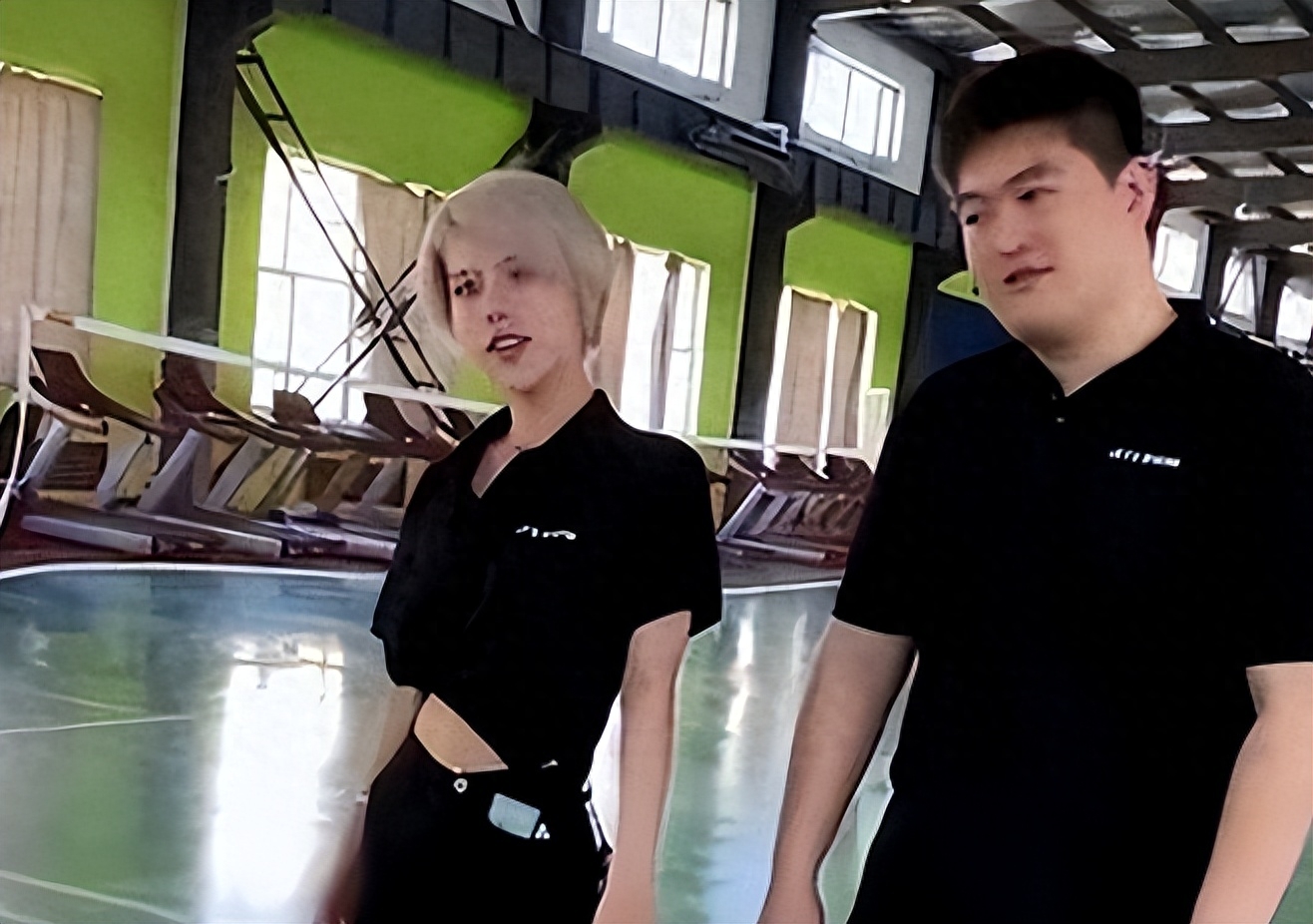 66岁的赵本山老脸都丢光了，儿子不仅炫富还骂网友：你算哪根葱！