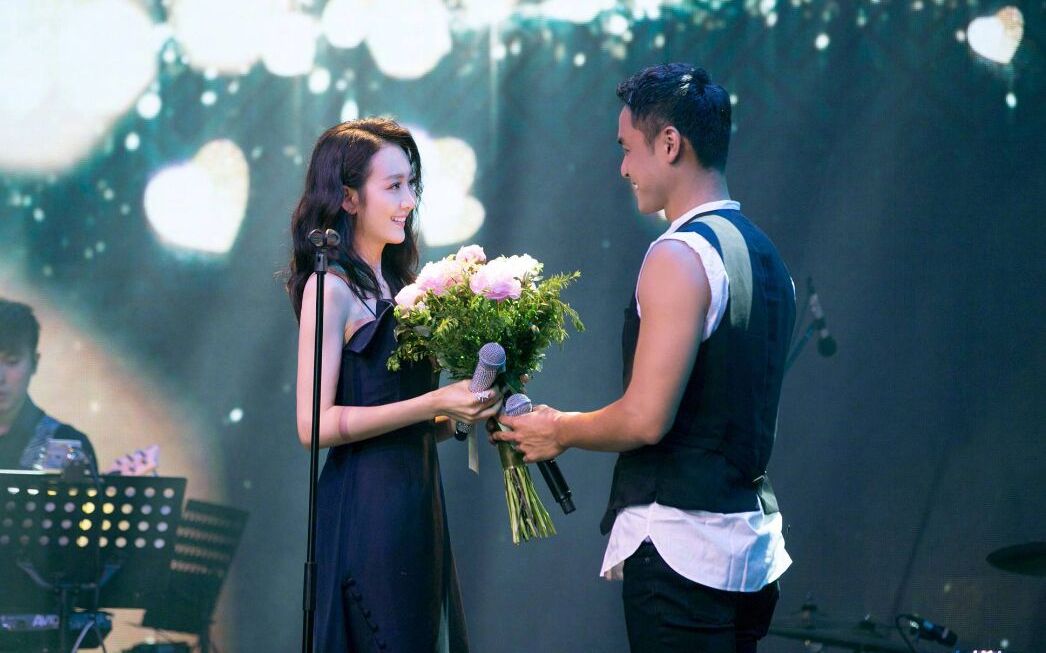 王鸥晒化妆照官宣复工：一月最后一天，春节倒计时