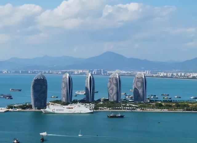 必去景点|中国必去的十大海滨城市，比国外还美，看看你喜欢哪个？