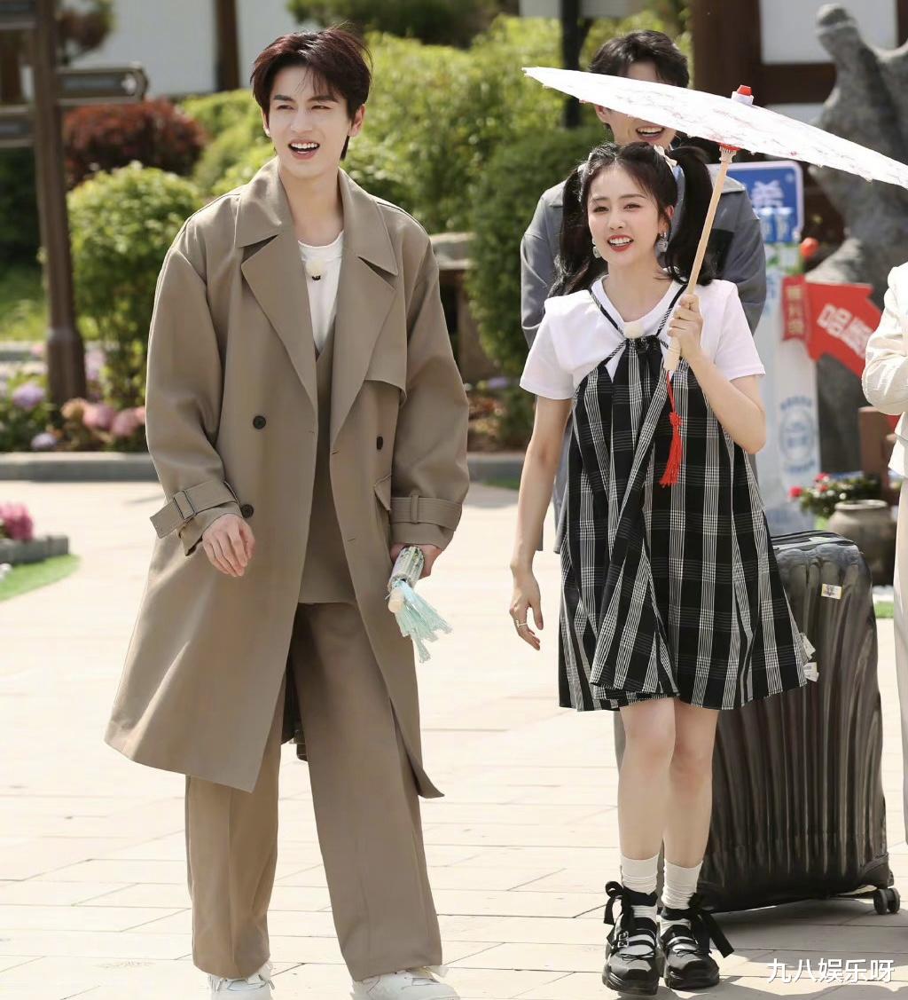 王鹤棣|《奔跑吧》：蔡徐坤回归站C位！与范丞丞合体，王鹤棣白鹿撒糖