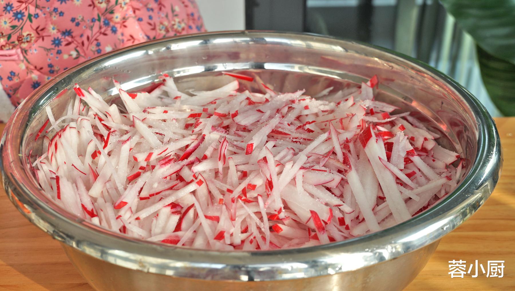 萝卜|腌萝卜丝，学会正确做法，不生涩不发苦，清脆解腻，全家都爱吃