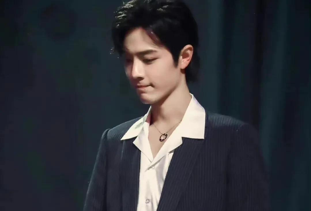 人鬼情未了|肖战军旅剧二轮“在日”定档!热搜话题破5000万阅览,继续闯世界