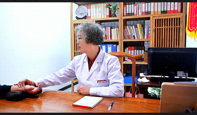 湿气就像催命符，中医绝招，刮除寒湿，湿热，痰湿，湿气一扫光