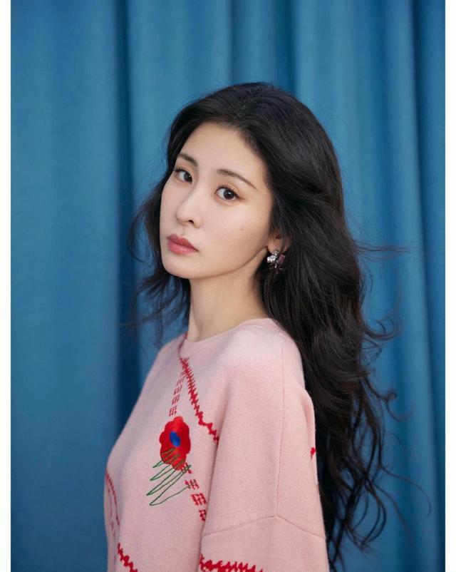 |包文婧说谢娜已经把15万还给自己了，网友，你怎么还替谢娜狡辩啊