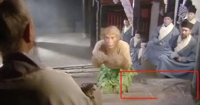 瑕不遮瑜!《西游记》笑到扶墙的穿帮镜头,最后一张你肯定想不到