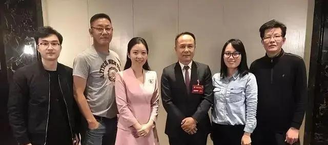 |浙江富豪沈国军：银泰集团创始人，娶小21岁女星，今身价超570亿