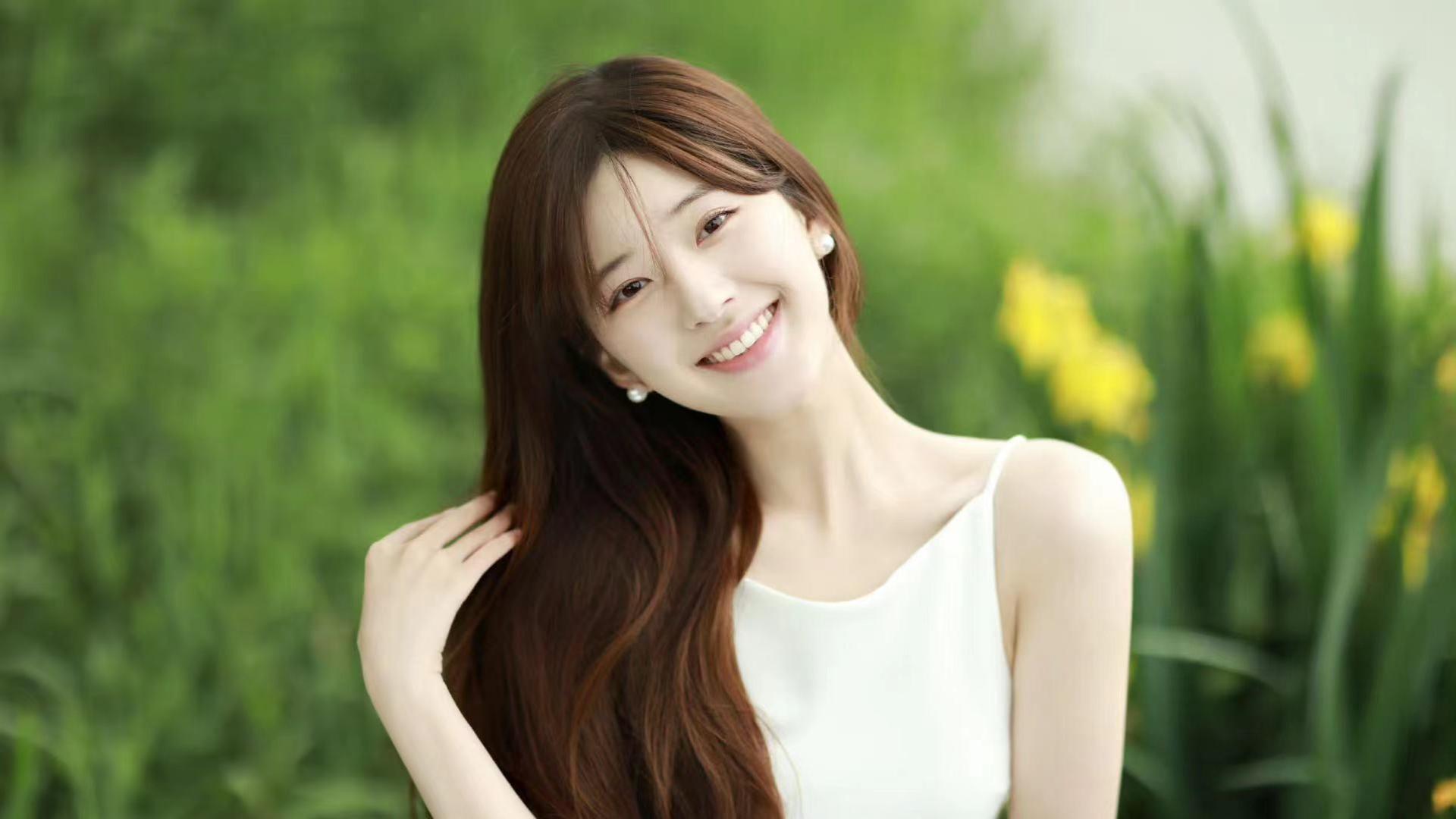 95后|娱记曝某95后清纯女星丑闻，拍一部戏睡一个男主，妈妈都管不住