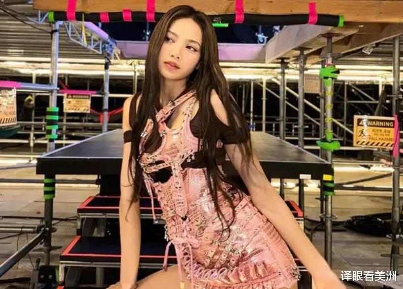 Lisa疯马秀首演爆火赚足流量，让半个巴黎城发疯