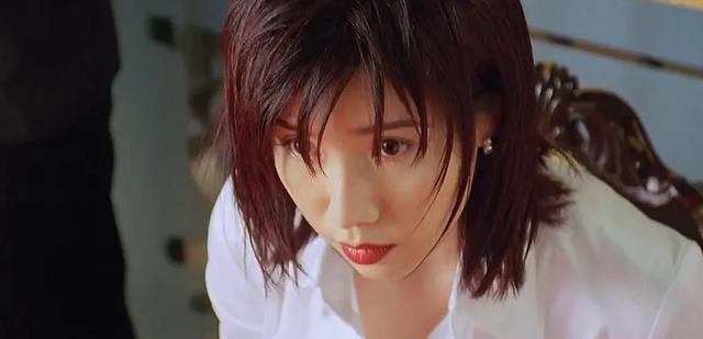 关秀媚|57岁关秀媚：放弃大导演王晶后，与小7岁男友同居17年未婚无子