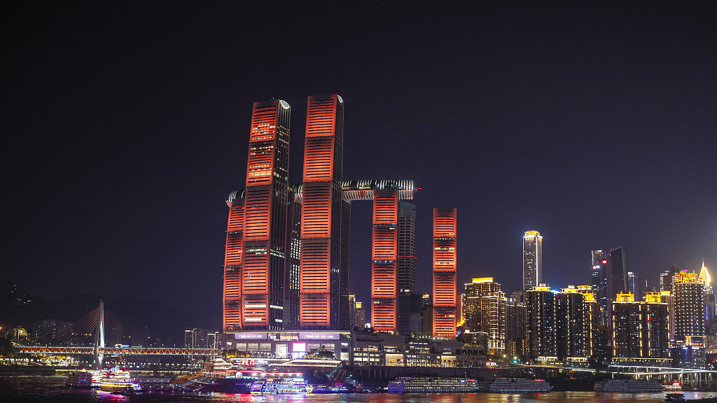重庆|重庆变成网红打卡城市引争议：其实重庆的旅游很“分裂”？