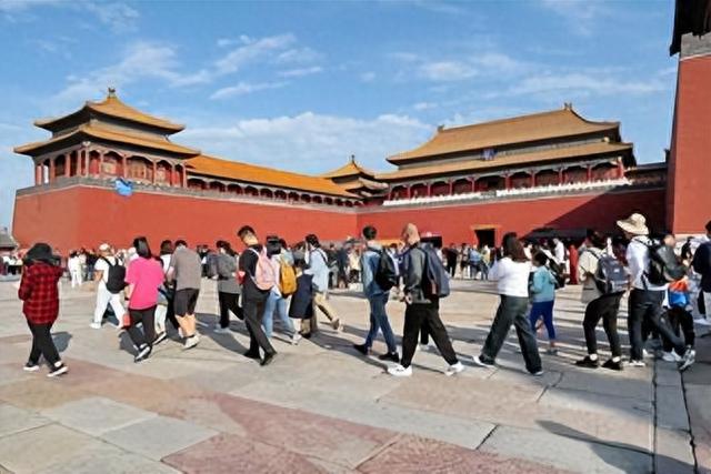 首映票房惨淡5861元仅191个观众,2023年国庆档最惨新片诞生了