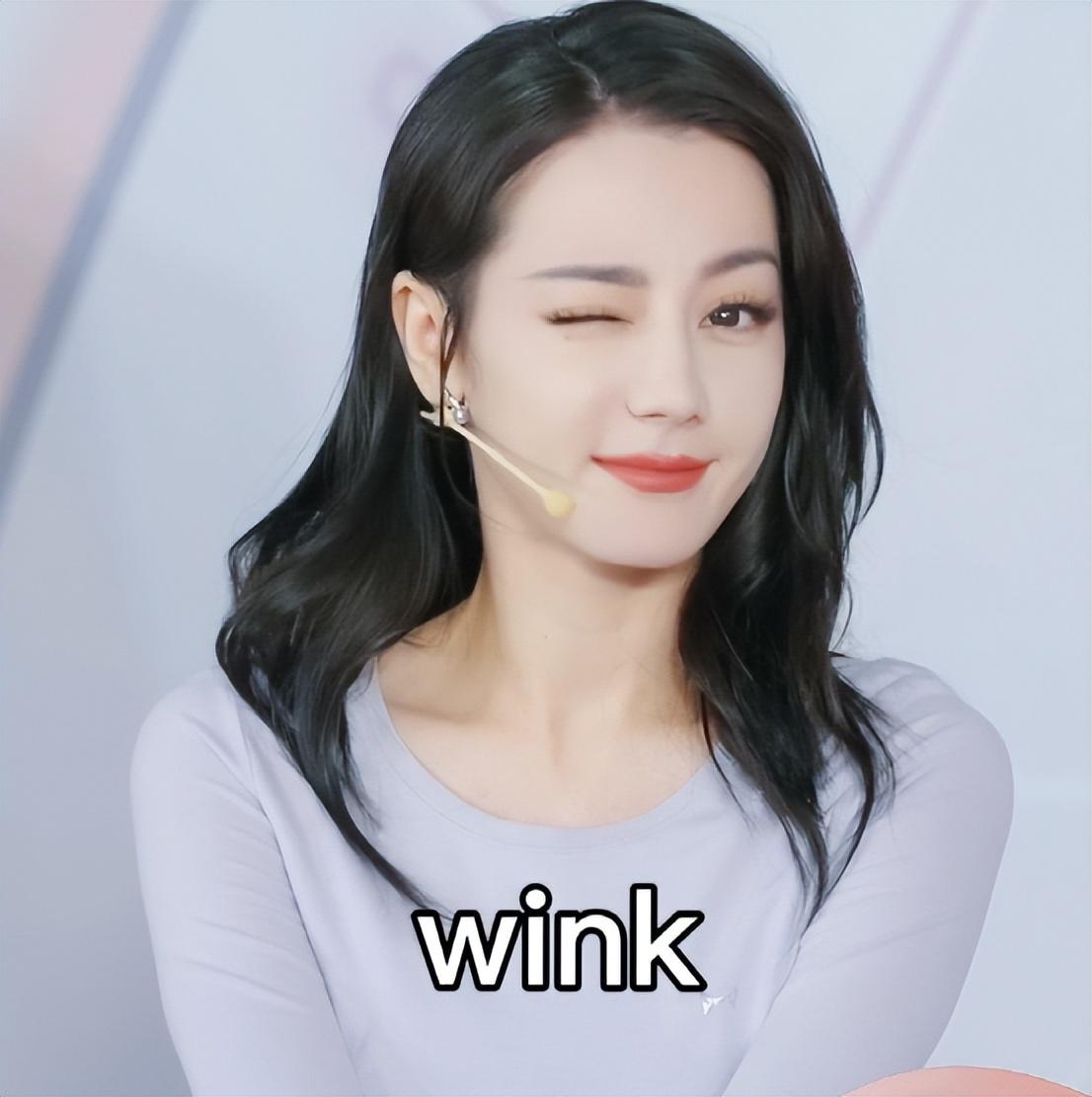 迪丽热巴|热巴公开亮相:破除怀孕传闻,本人纤瘦苗条,全程配合主持人获赞