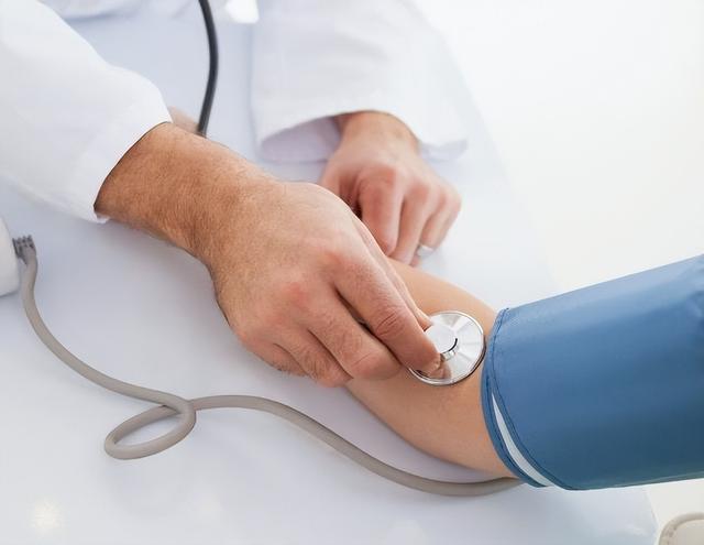 心梗来临前，身体或有“1热、2疼、3多”，不妨了解一下