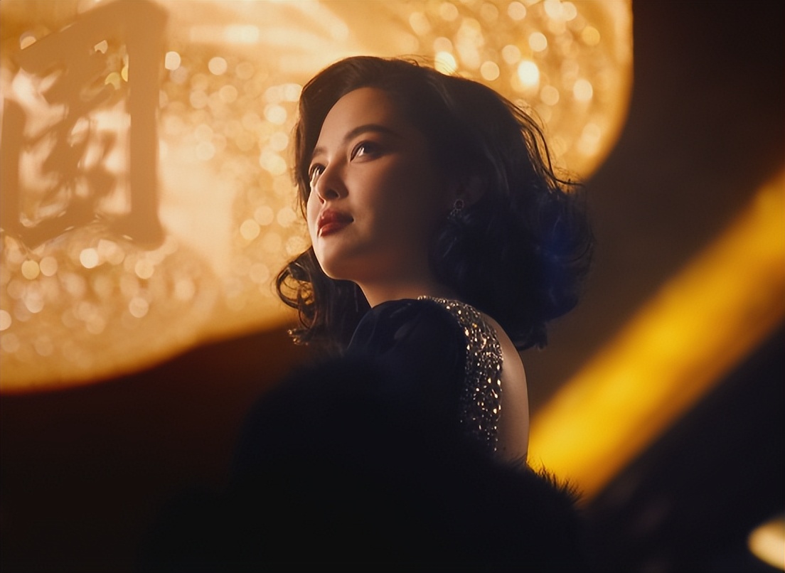 胡歌《繁花》，秦昊《三大队》各看4集，一个弃剧了，一个看上瘾