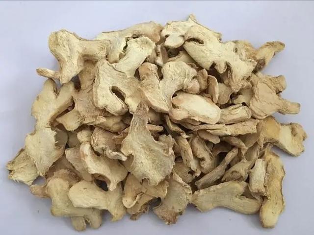 舌下青筋粗紫发黑,瘀血很重,血府逐瘀丸没用,原因就在舌头上!