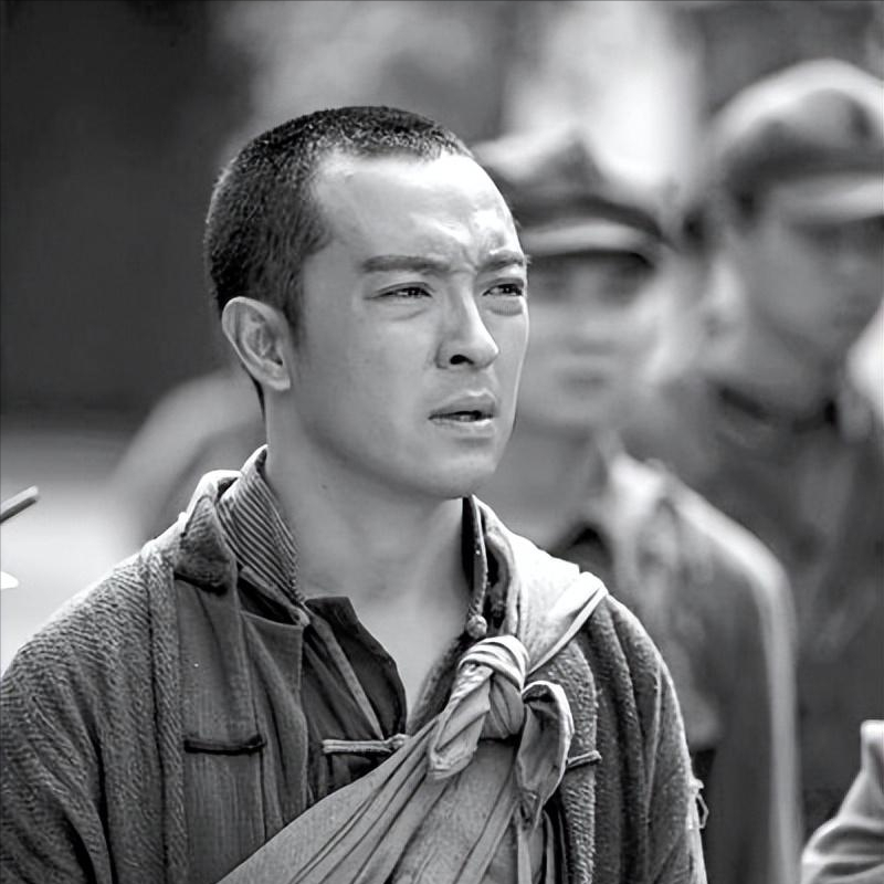 她长得漂亮却不想红，与影帝结婚12年后分手，如今不当演员做老师