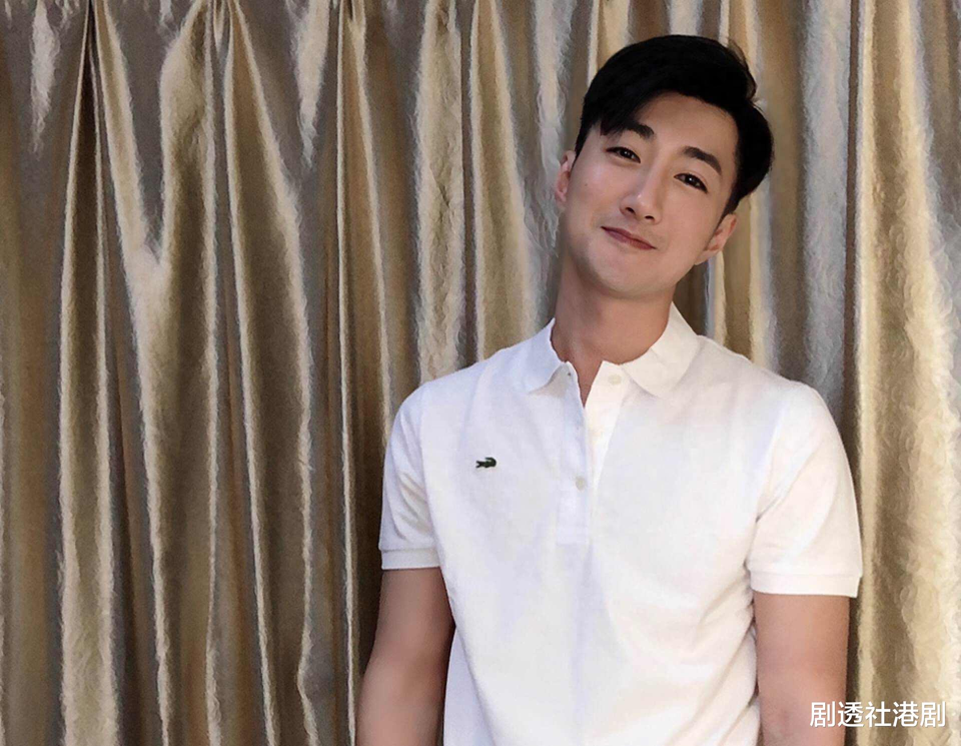 39岁前TVB小生现身内地摆摊卖鸡脚,被网友提及旧爱陈自瑶