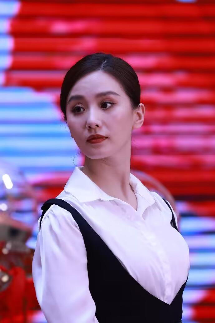 离开美颜后的刘诗诗,状态过于真实,和想象中差距太大