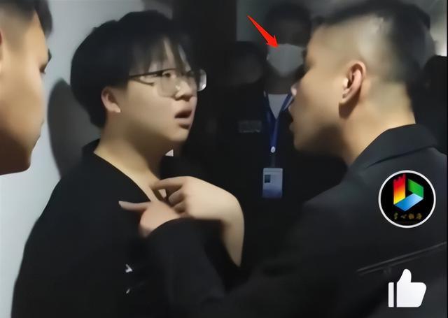 外星文明|“谁不服,来打我”,辽宁一职校老师黑社会式查寝,校方回应了
