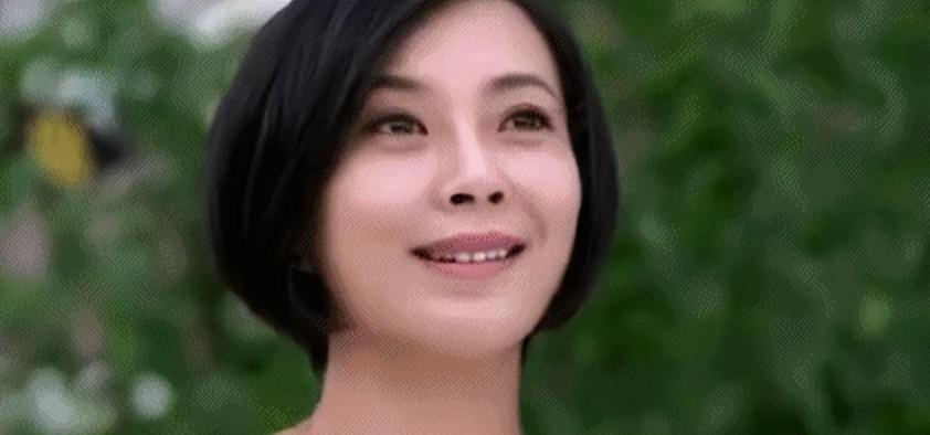 李沁|又惹争议,嘴含戒指接吻,国产剧的吻戏又开始了一场“病态传承”