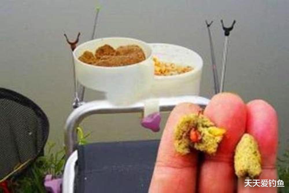 初秋野钓大鱼,2种民间“神钓法”,小鱼群里绝杀大鱼