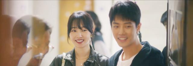 辣眼睛!朱珠和田雨的中年“亲热戏”,怎么这么油腻?