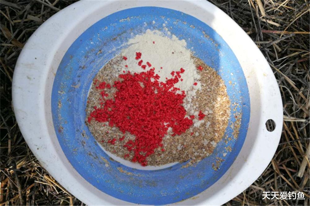 夜钓|春季野钓鲫鱼,酒米的3大科学用法,钓鱼老手才懂得