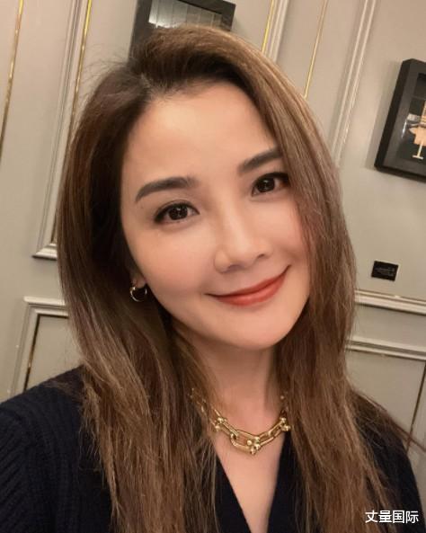 阿娇|钟欣潼、蔡卓妍事业顺遂但情路波折,两人遗憾:没早点生小孩