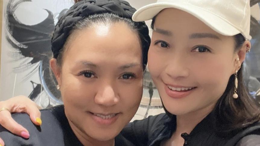 50岁黎瑞恩出席聚会发福明显，状态不如大8岁亚姐，自认减肥失败