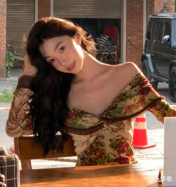 易梦玲|纯欲天花板易梦玲纯素颜曝光,被嘲素人普女,本人回应四两拨千斤