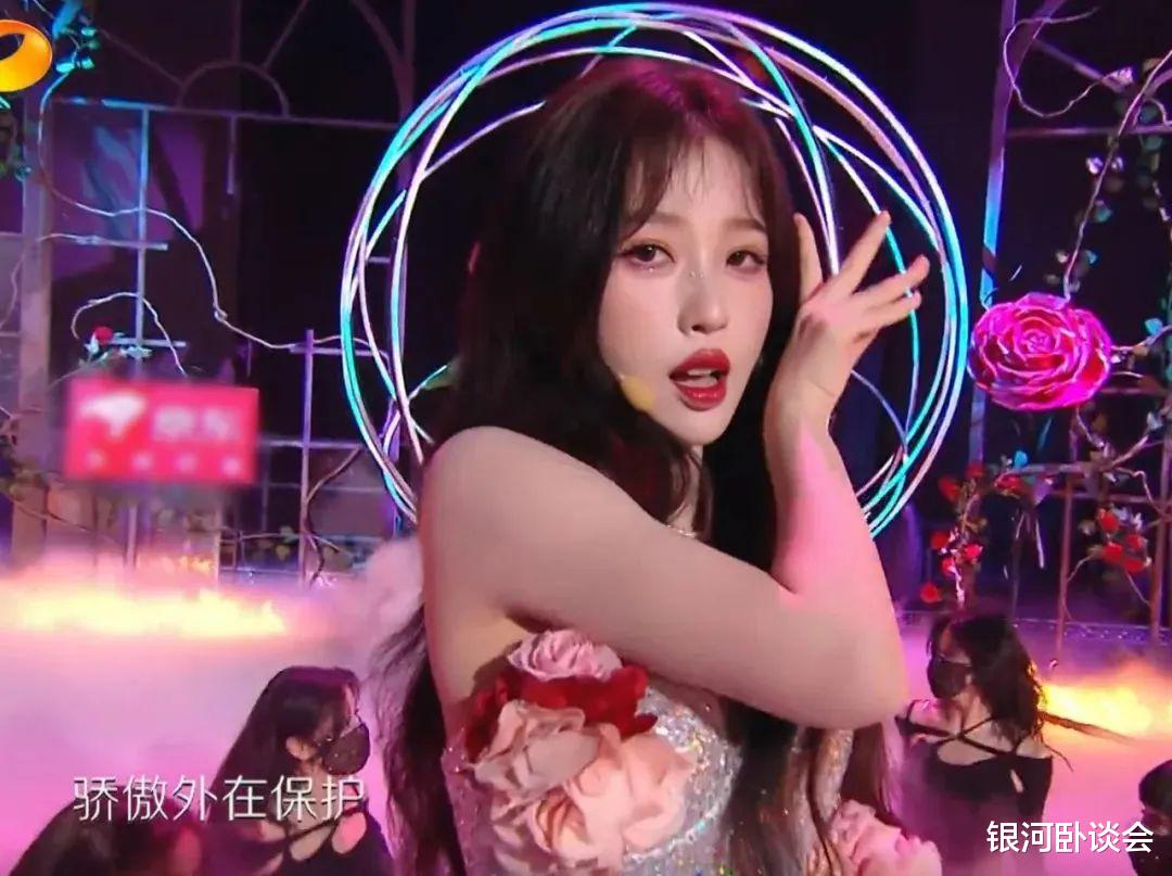 跨年晚会|芒果跨年晚会大翻车：现场观众花大钱看不清明星，广告太多被吐槽