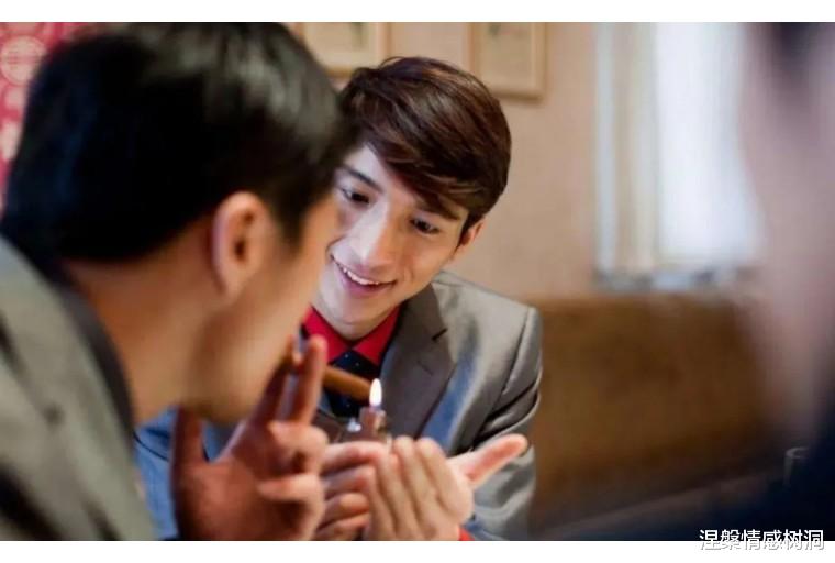 退休厅级伯父告诫我:生病了去请假,领导让你“好好休息”,千万别说“谢谢领导关心”