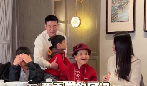 安迪|杨子为卖货拉儿子出镜,上演“祖孙情深”,安迪敏感却很配合