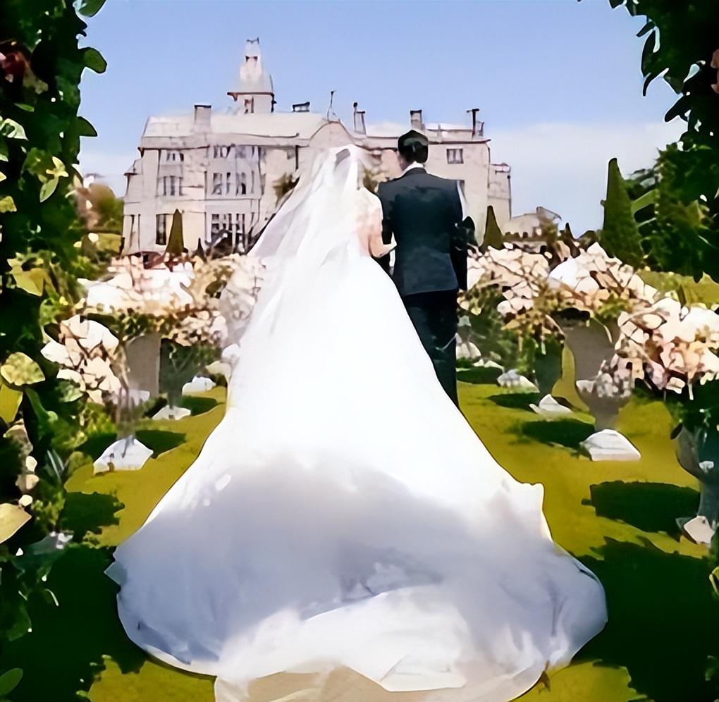 11年后再看张若昀唐艺昕：才明白双向奔赴的爱情，到底有多幸福