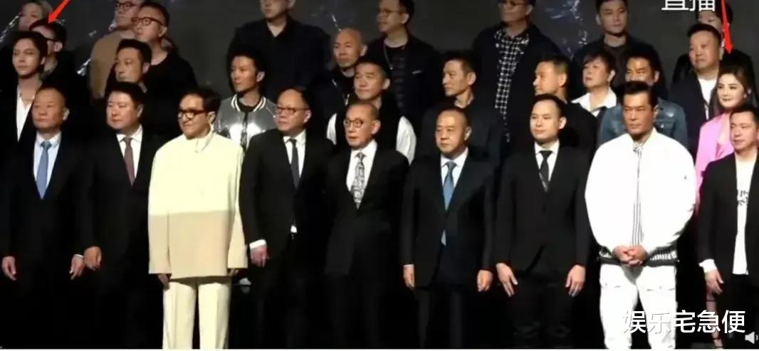 谢霆锋|王菲陪谢霆锋坐经济舱返港工作,男方拒谈恋情相关,称不会再合作