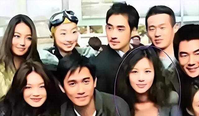 72岁王石与女网红健身吃饭,对方称其“爷爷”,双腿成最大亮点