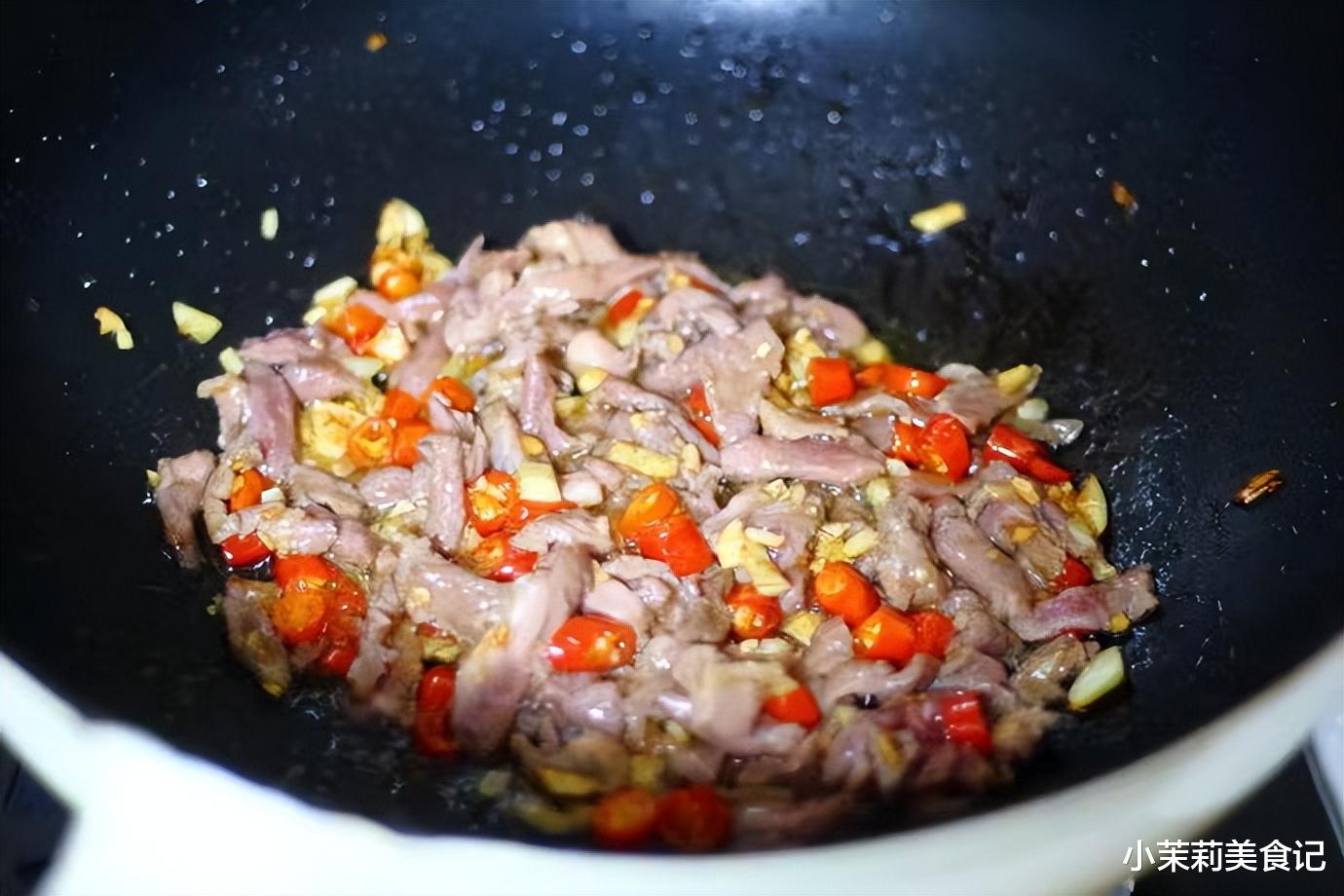 便当|一养肝,二润肺,三抗菌,四增免疫,入冬前买30斤晒干,炒肉特香