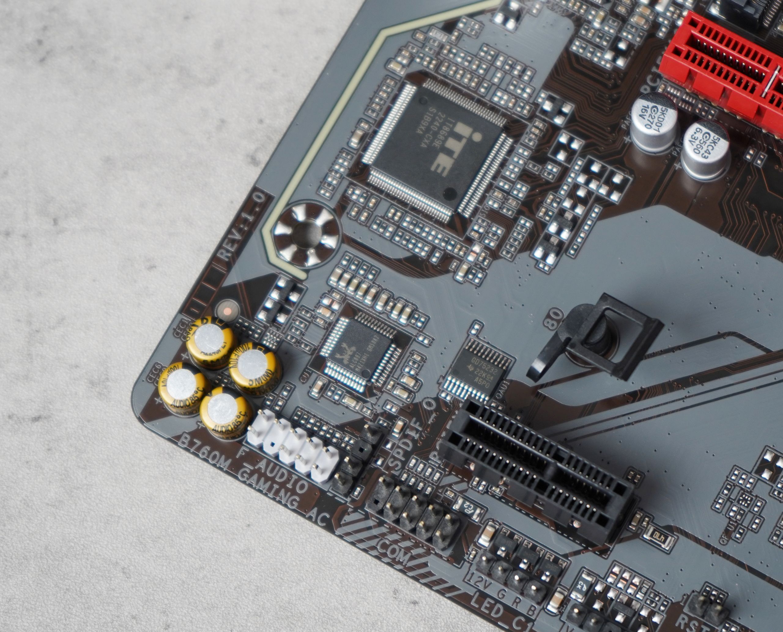 技嘉入门级b760m主板拆解:诚意给足,还要什么自行车?