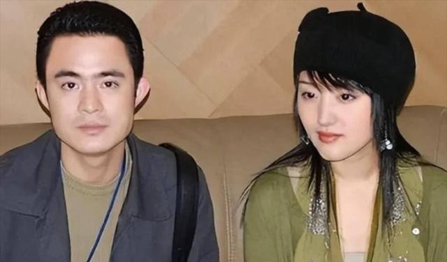 知名女星疑似怀孕，意外暴露孕肚，只是孩子的父亲至今是迷