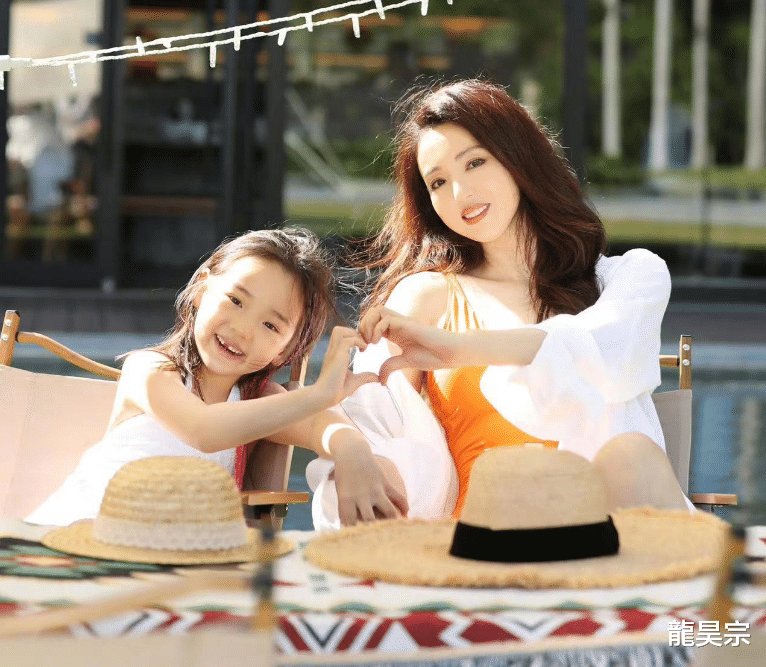 董璇|一张照片,扯下了董璇最后一丝“体面”!