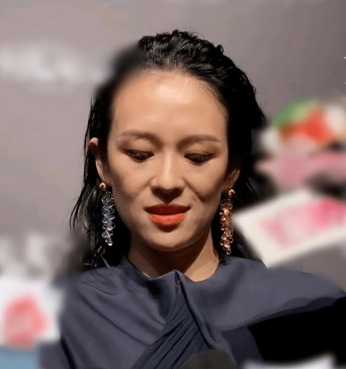 生图|15位女星生图曝光!痘坑脸、肤色暗沉,明星滤镜碎了一地