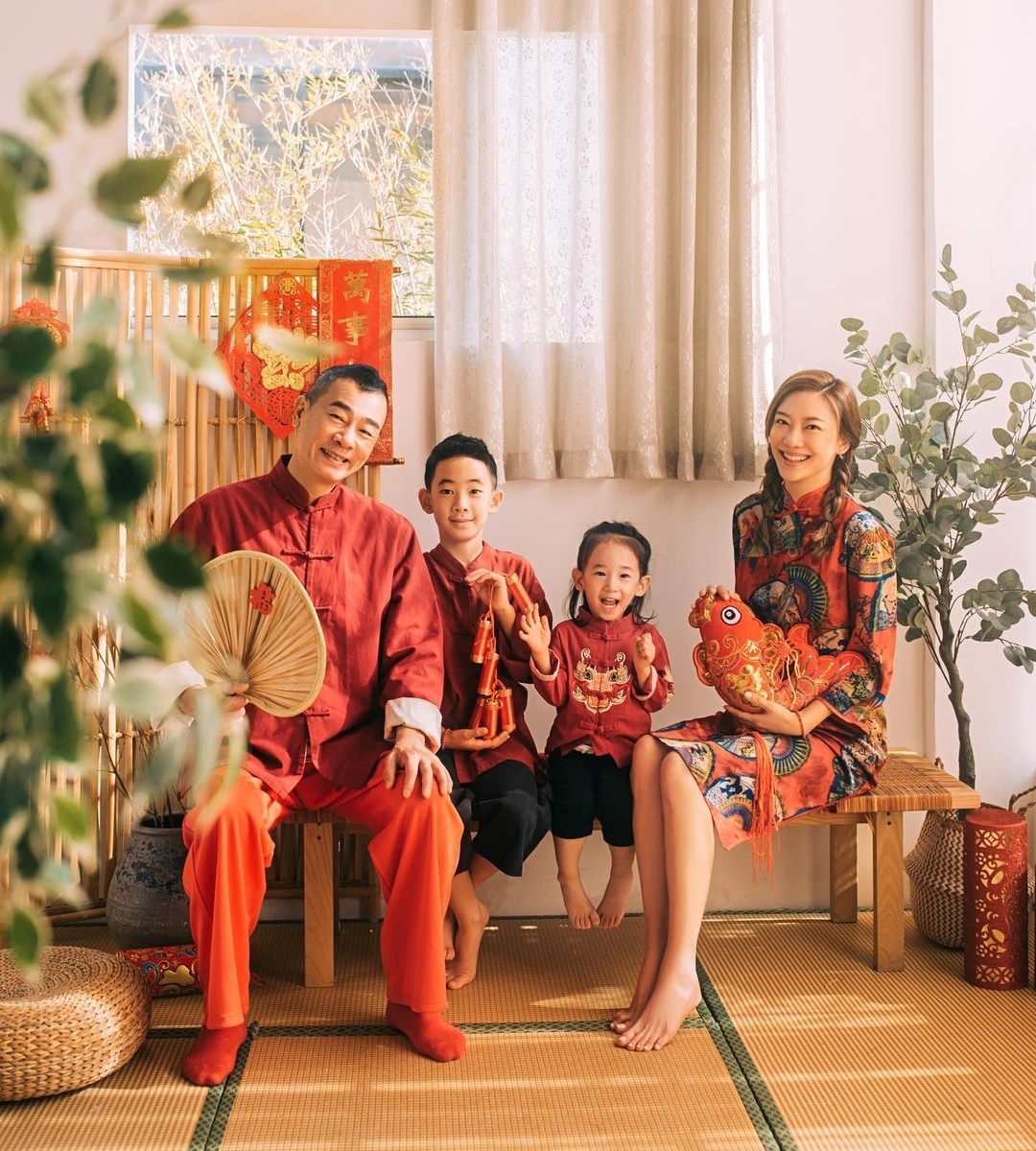 应采儿|应采儿亲自下厨做意面,俩儿子超捧场,网友调侃一家四口3个陈小春