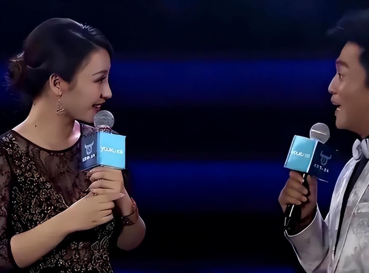 柳岩瘦到脱相，她的事业线也没了，暴瘦背后揭示了娱乐圈残酷一面