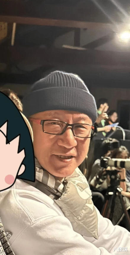 偶遇53岁孙红雷,眉毛快掉光苍老认不出,老婆全素颜陪伴超接地气