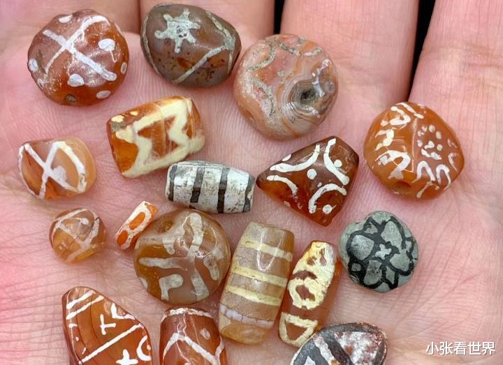 文玩红玉髓的挑选,镶蚀纹路加满朱砂,才是高品质的存在